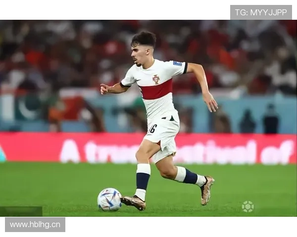 维蒂尼亚面对拜仁高强度逼抢时的出球能力解析