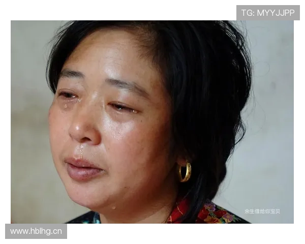 侯志慧拿金牌那会儿像超人，逛超市扛菜袋又像隔壁阿姨，这两张脸我消化不了