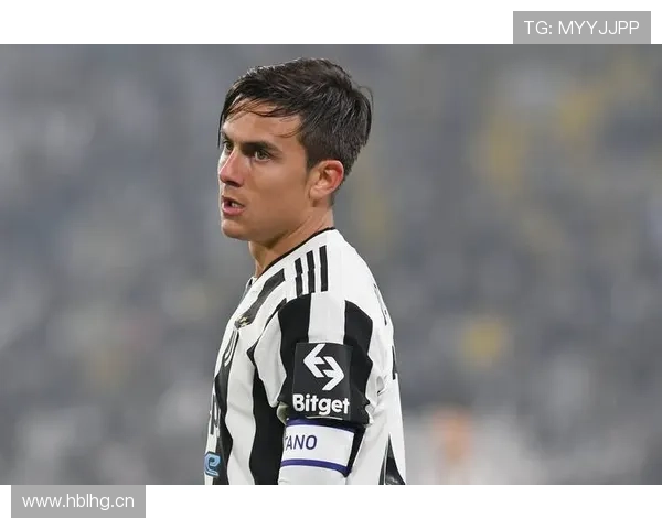 迪巴拉居然住豪宅还养了猫？感觉跟赛场上差一百倍！